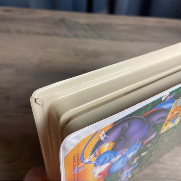 Disney’s Aladdin VHS Video Tape Black Diamond Classic Movie Clamshell Case - Picture 4 of 5